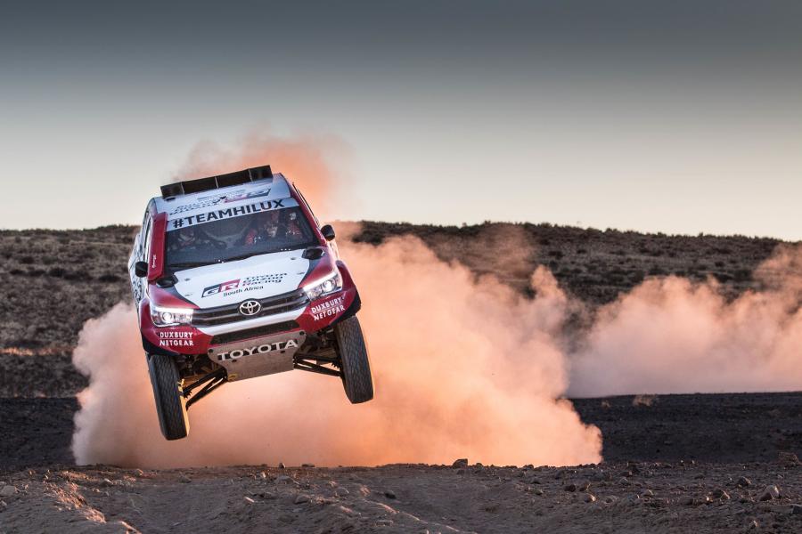  Toyota Hilux Evo Rally Dakar 2018 года  (фото 6 из 6)